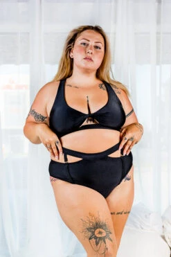 Chantay Polewear Pretzel 2-way Top - Noir -Underwear General Store IMG 2564