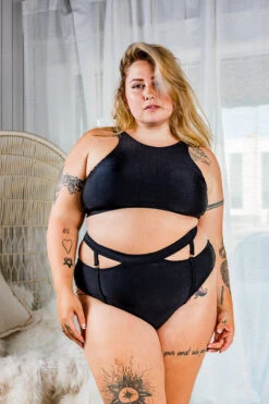 Chantay Polewear Pretzel 2-way Top - Noir -Underwear General Store IMG 2603