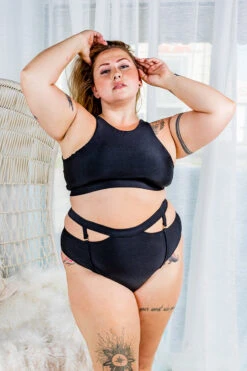 Chantay Polewear Pretzel 2-way Top - Noir -Underwear General Store IMG 2631