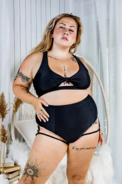 Chantay Polewear Pretzel 2-way Top - Noir -Underwear General Store IMG 2691