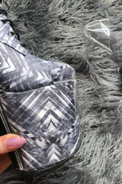 Hella Heels Classique Shoe Protector - Clear (Black Back) -Underwear General Store exotiqueShoeProtector Clear3