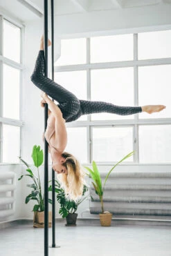 REV ACTIV Sticky Leggings - Black -Underwear General Store revactiv dancetemple print malowanieswiatlem 0034